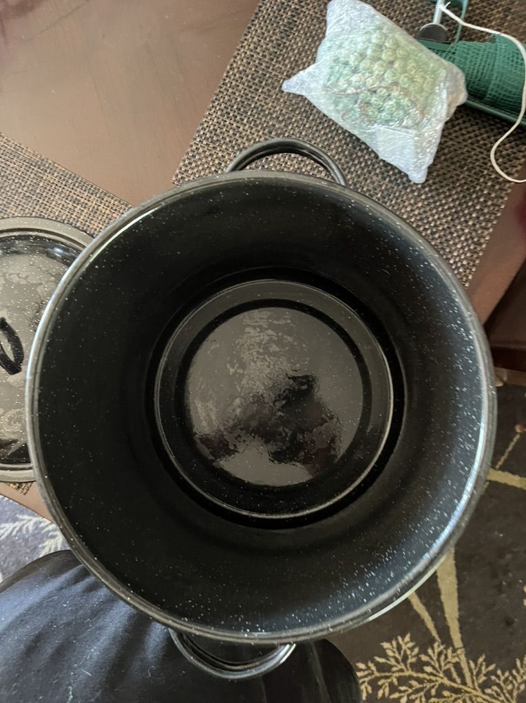 Main image 4