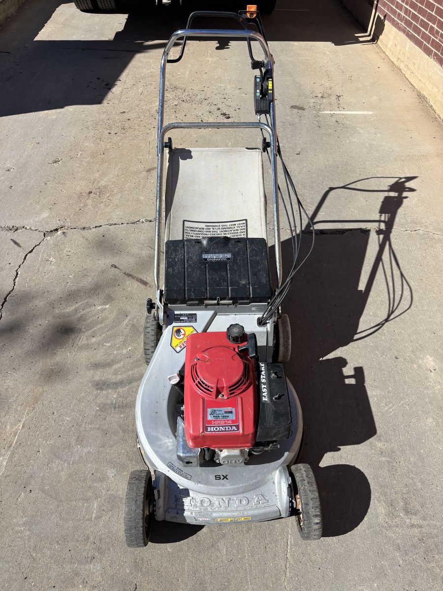 Honda Commercail Mower Hr214