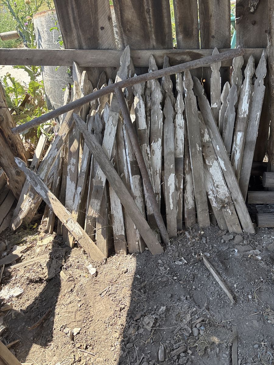 Vintage Reclaimed Wooden Picket Fence Slats