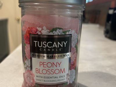 NEW Tuscany Premium Candle Peony Blossom – 2 wick