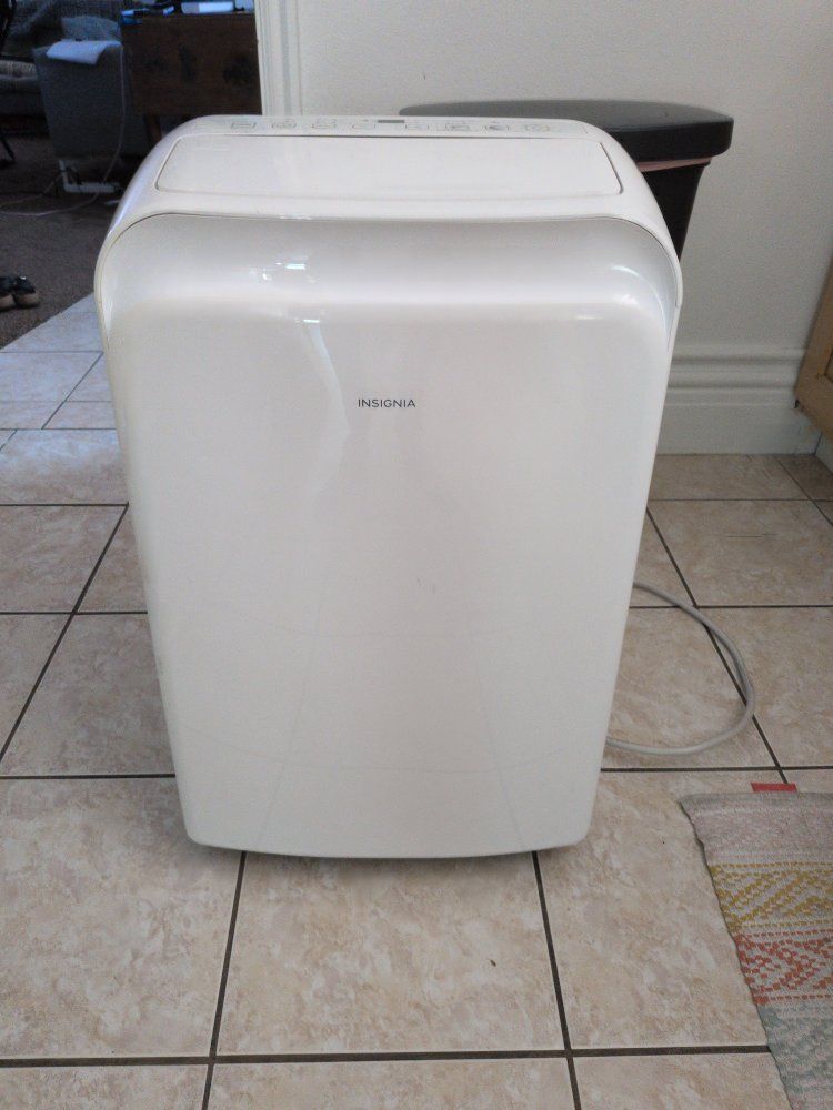 Insignia 7k BTU Single hose portable Air Conditioner