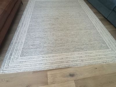 Wool rug approximately 8x10