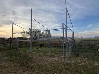 Welded Steel Pipe Barn & Horse Stall Frame Setup