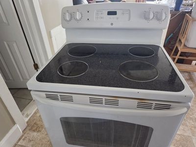 GE electric stove and oven