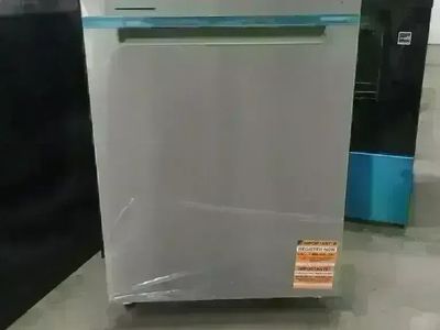 NEW WHIRLPOOL STAINLESS DISHWASHER W 3RD RACK