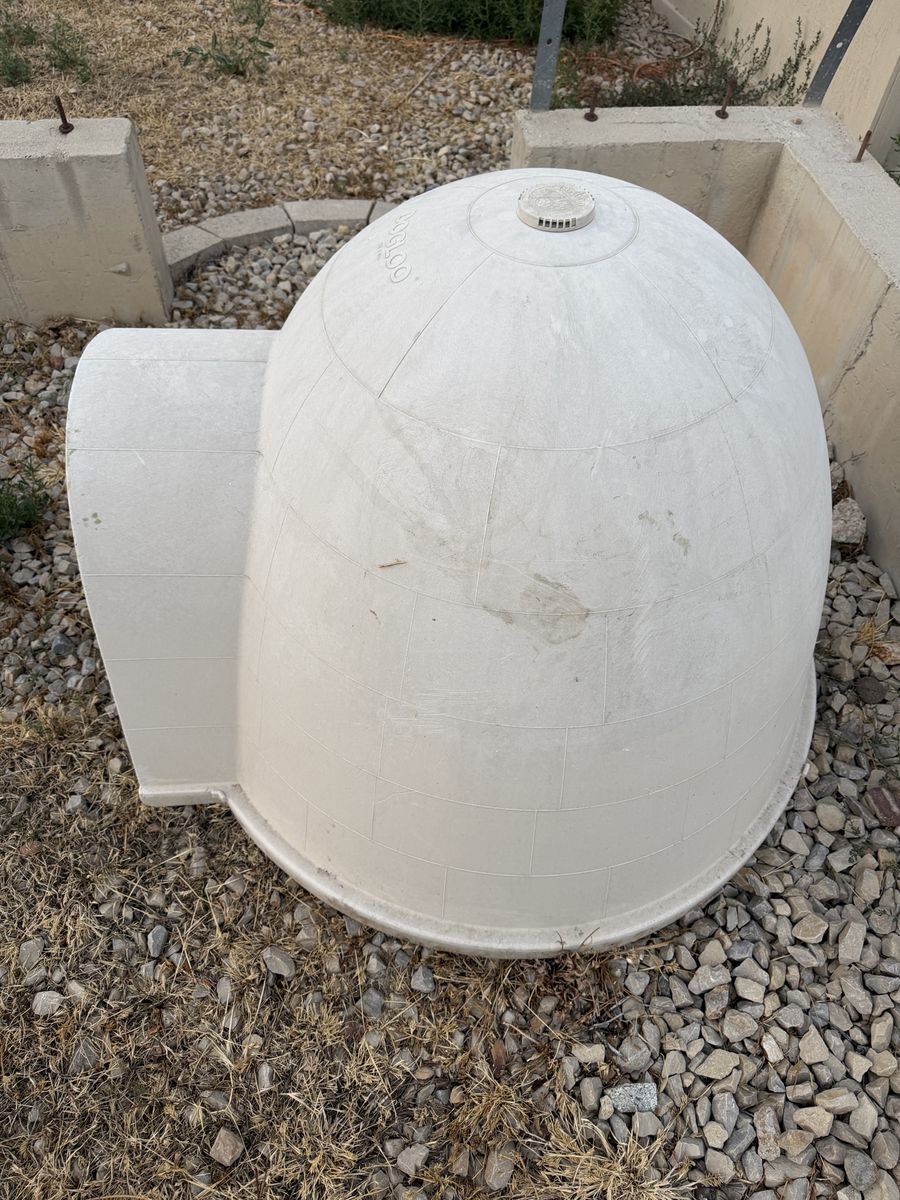 Free Dogloo Plastic Igloo Dog House 40" x 40" Outdoor Shelter