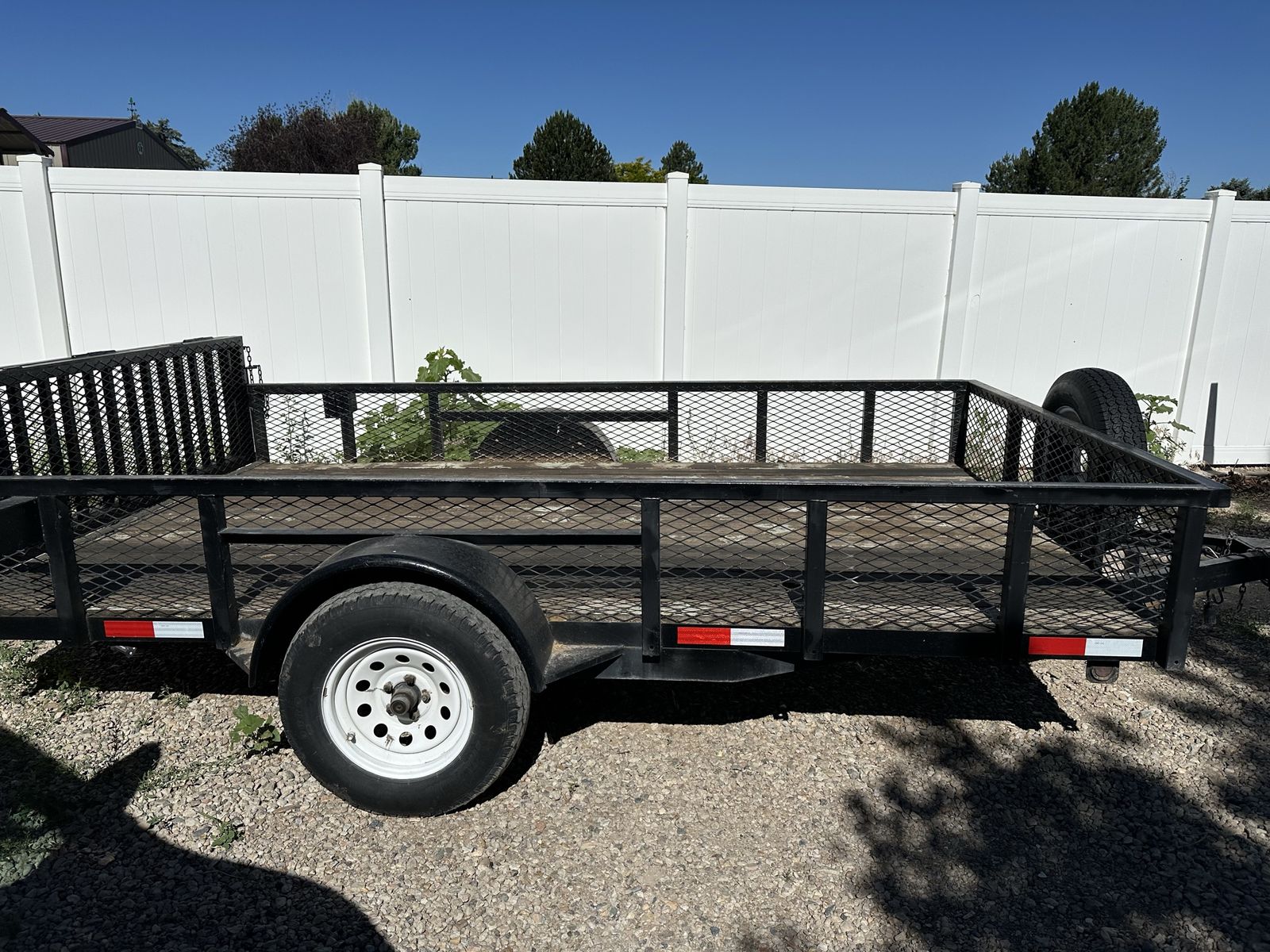 7x12 Big Bubbas trailer with 16” mesh sides