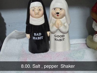 salt pepper Shaker and decorations