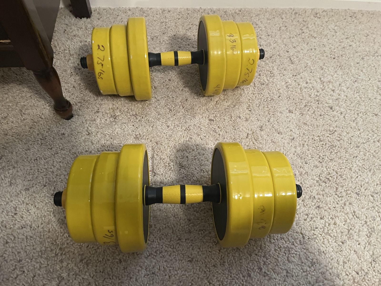 Adjustable dumbbell set and bar