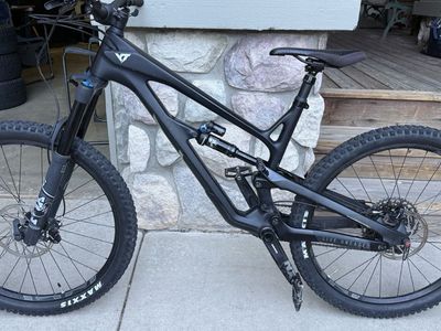 2020 YT Jeffsy CF Comp 27.5 Carbon MTB — Large