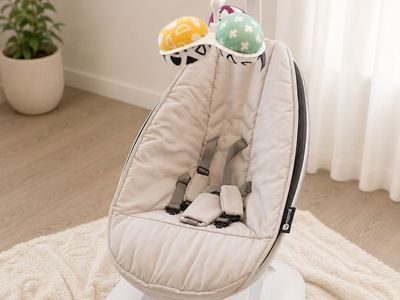 4Moms MamaRoo 4.0 Baby Swing & Bouncer - Multi-Motion, Bluetooth Enabled