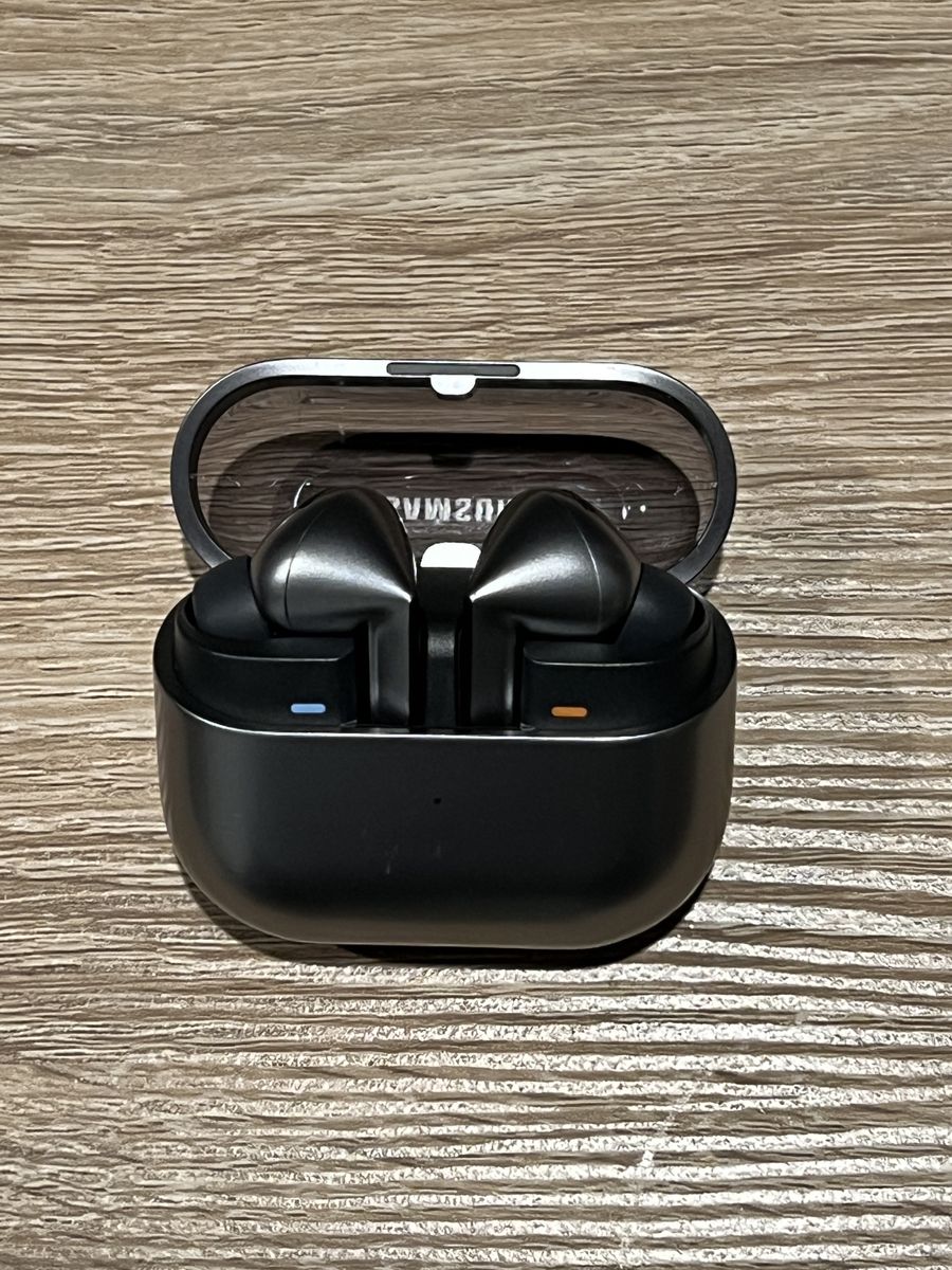 Samsung Galaxy Buds 3 Pro Wireless Earbuds - Excellent Condition, Black