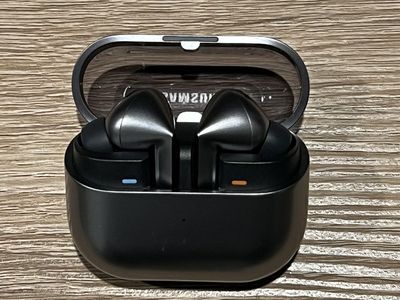 Samsung Galaxy Buds 3 Pro Wireless Earbuds - Excellent Condition, Black