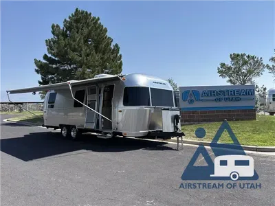 New 2027 Airstream Flying Cloud 28RB Queen