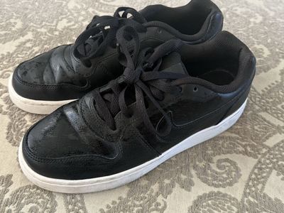 Nike Women's Court Borough Low Black Sneakers Size 8