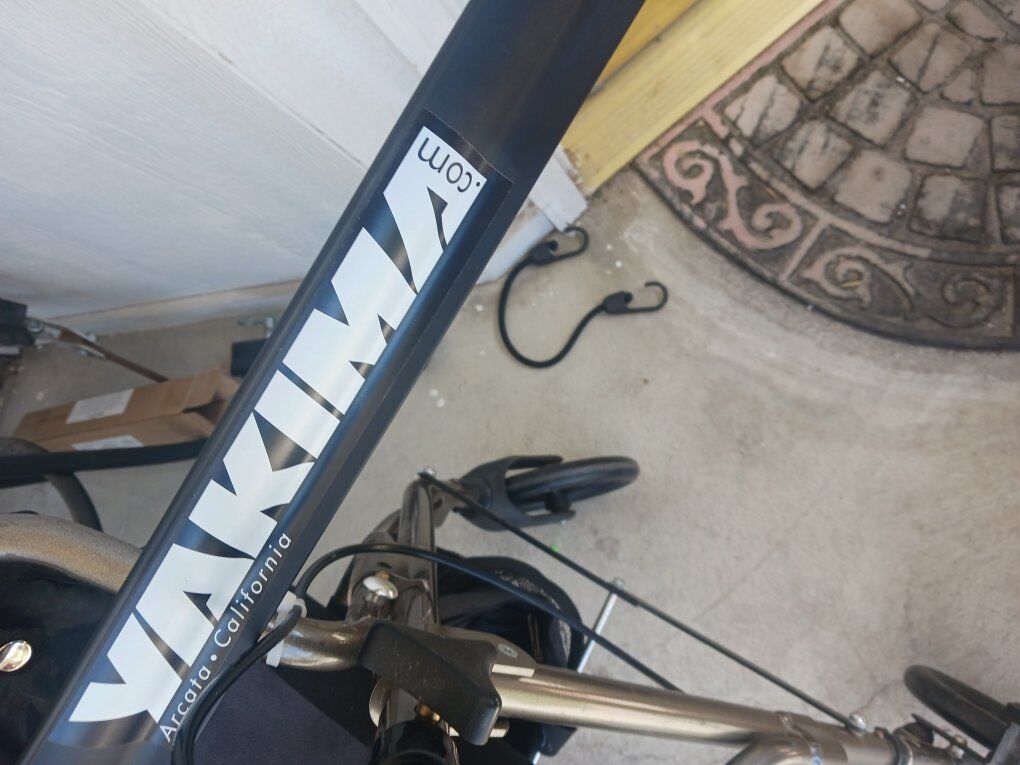 Yakima Fort mount Bike tray