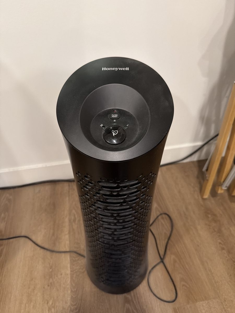 Honeywell HEPA tower air purifier