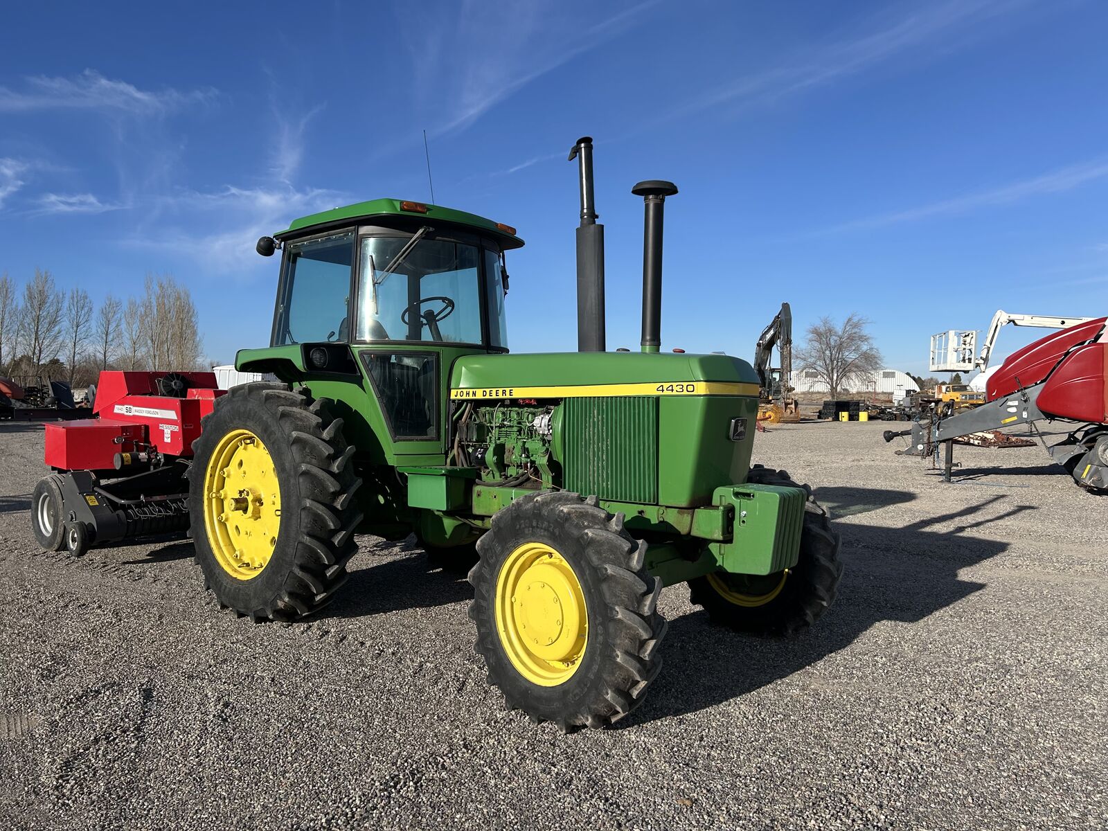 John Deere 4430