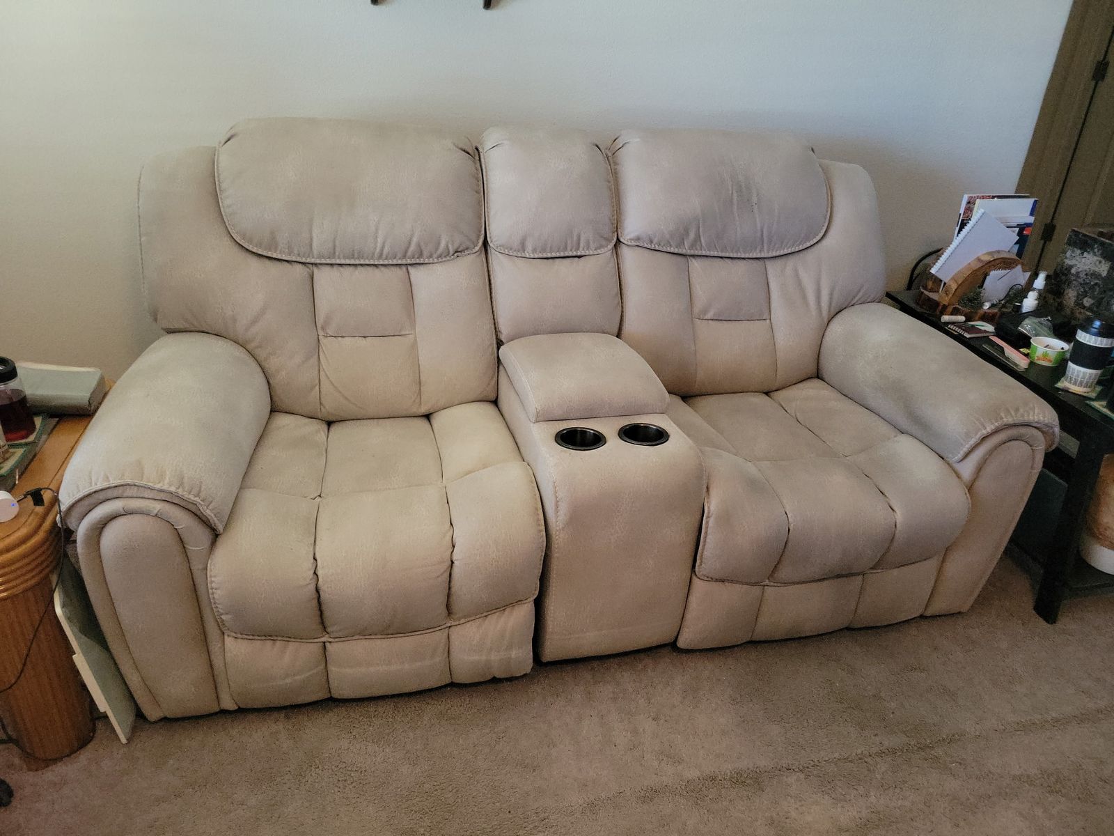 2‑Seat Reclining Loveseat – Great Condition