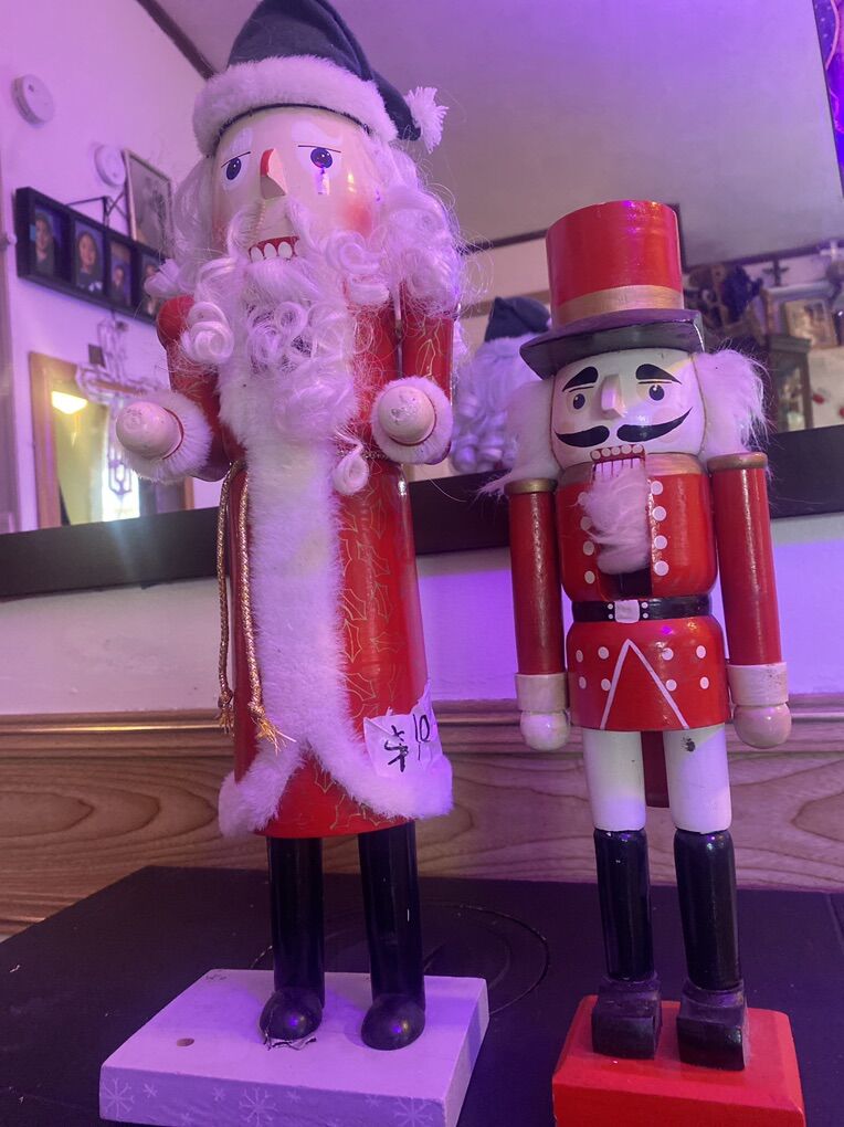 2 Nuckcrack   Holydays Great Cond In  Ogden