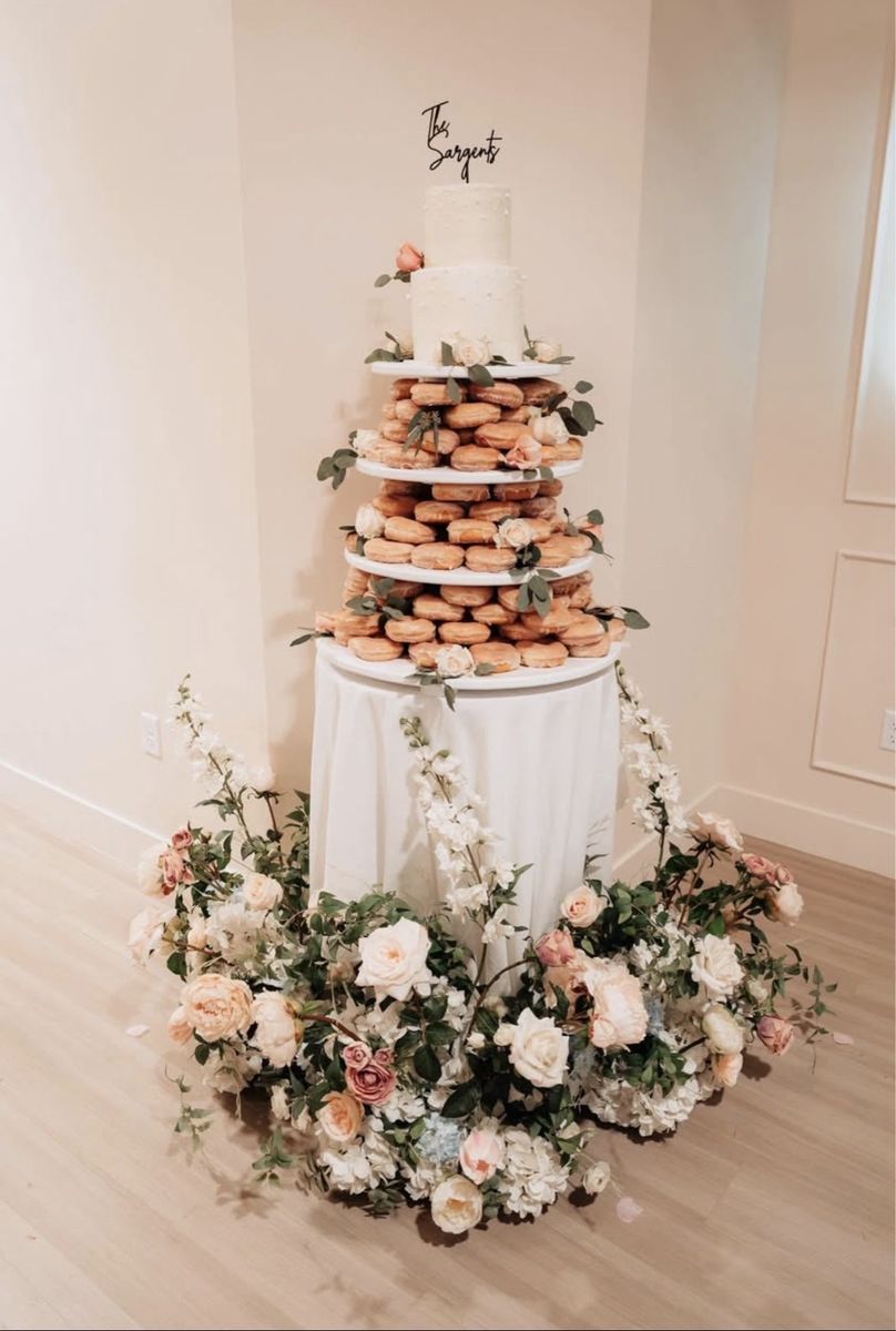 Cake Stand RENT $50 FLAT FEE