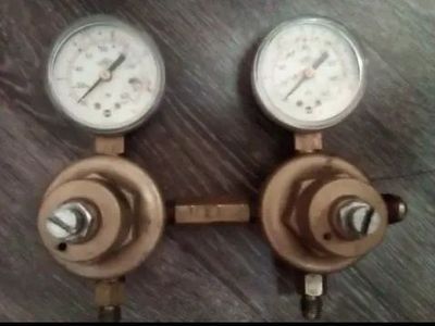 Dual Stage Brass Gas Pressure Regulator with Gauges Used