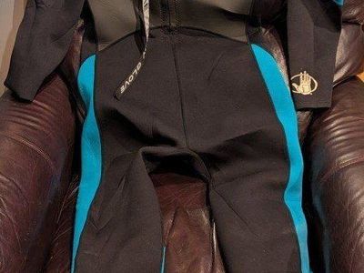 Full wetsuit body glove XL men's