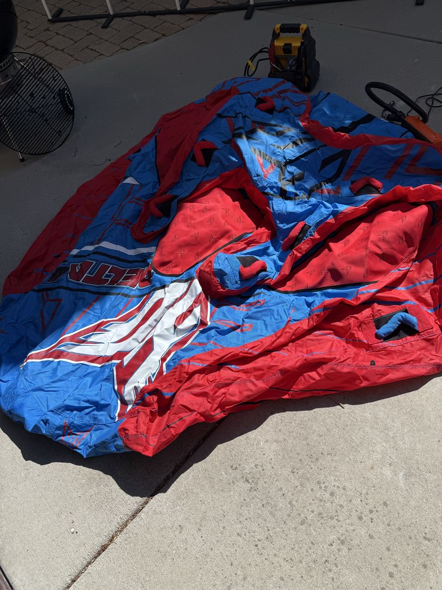 Delta 4 inflatable