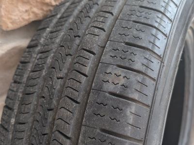 Crossmax CT-1 215/60R16 95V All-Season Tire