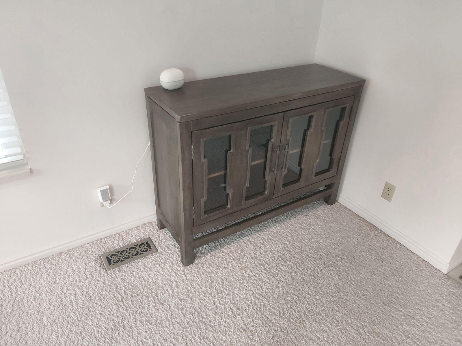 Cabinet/Hutch 