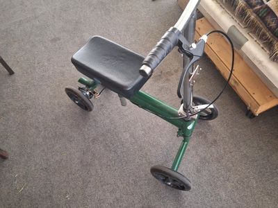 Steerable Knee Walker Scooter - Green Mobility Aid