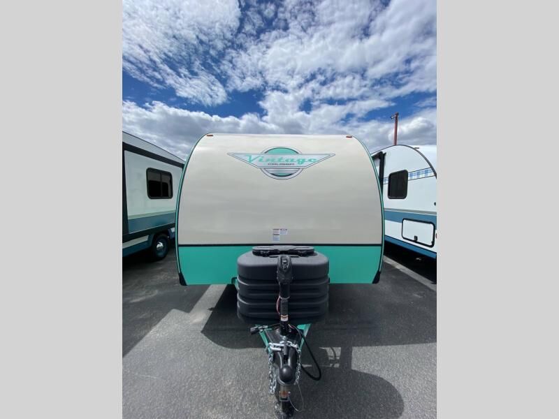 New 2025 Gulf Stream RV Vintage Cruiser Retro Trailer (19RBS)