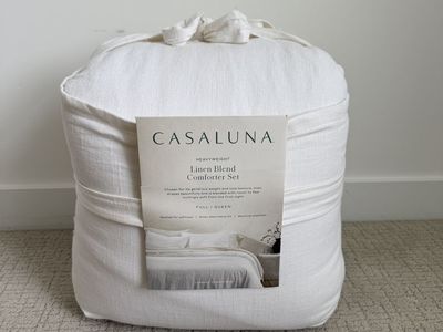 New Full/Queen Casaluna Comforter (white linen)