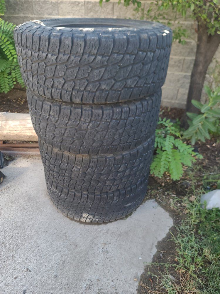 4x Nitto Terra Grappler LT325/65R18 Tires