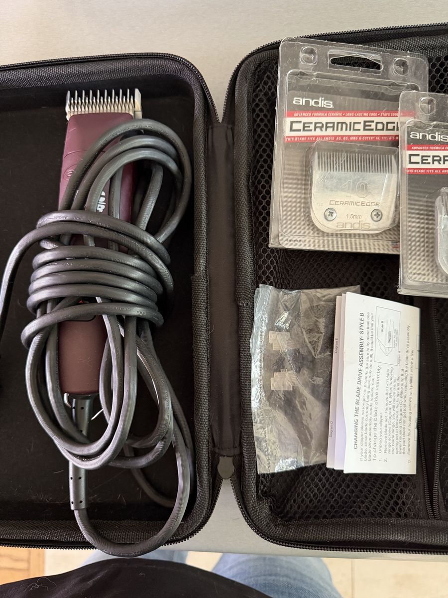 Andis grooming clipper with ceramic edge blades