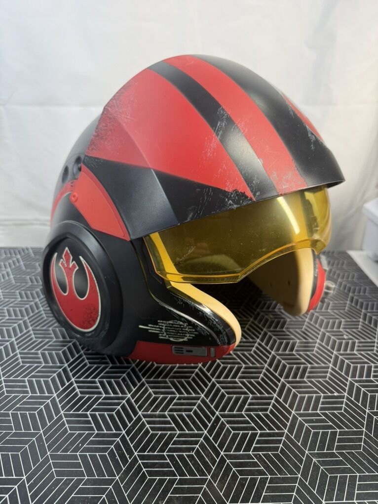 MISSING PADS - Star Wars Poe Dameron Helmet