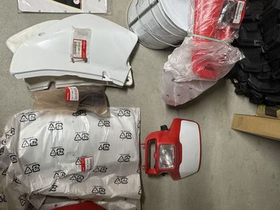 2004 Honda XR650R Plastic and parts