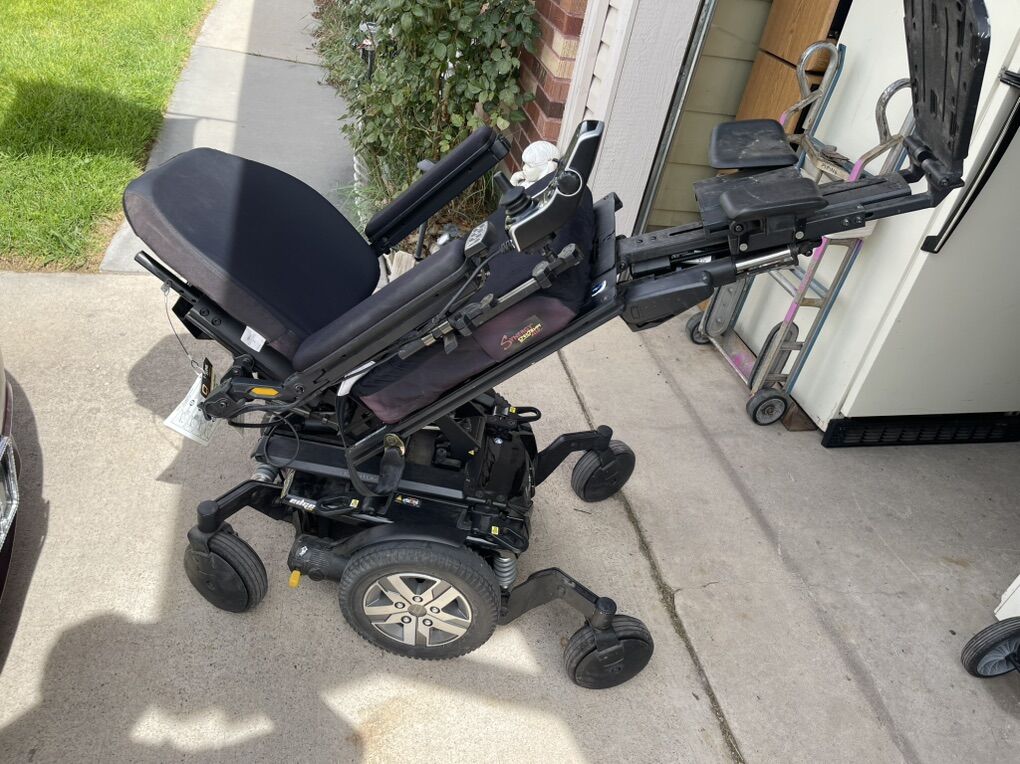 Quantum Rehab Edge 2.0 Power Wheelchair Scooter
