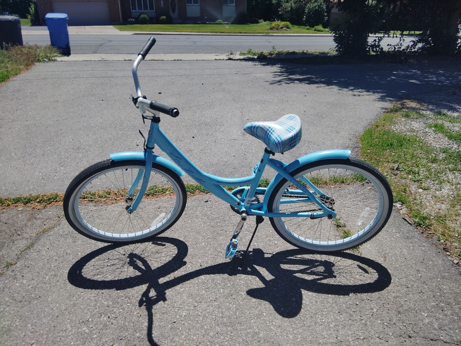 Light Blue Micargi Seattle Cruiser Bike, Single Speed, 24-inch Wheels