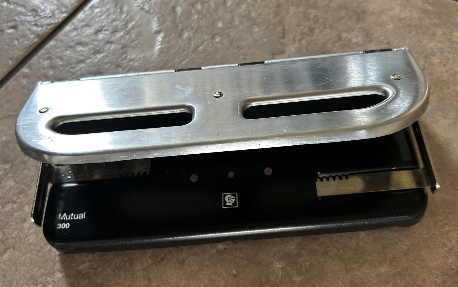 Acco Mutual 300 Heavy Duty Adjustable Desktop Paper Hole Punch