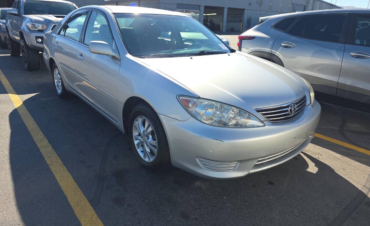 2005 Toyota Camry LE V6