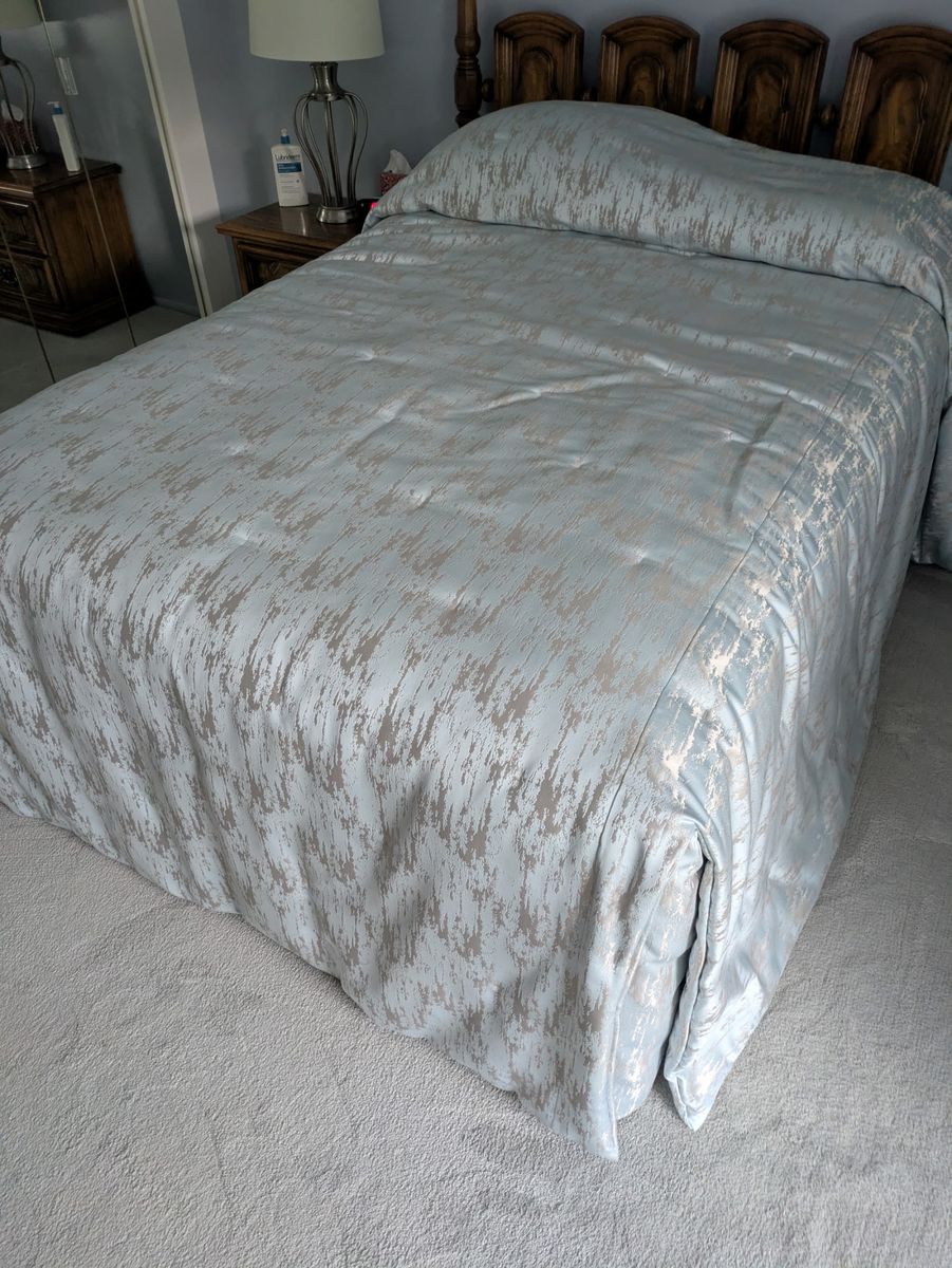 Bedspread queen size