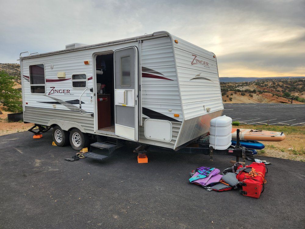 2010 Trailer - 19 foot, sleeps 4 to 5, tandem axle, affordable camping