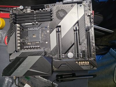 asus crosshair VIII hero wifi am4