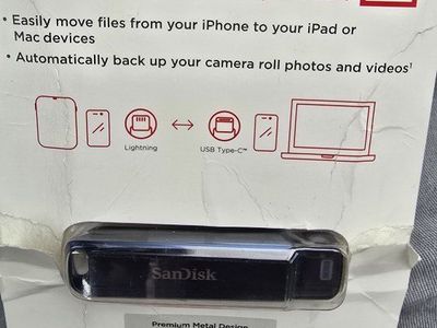 SanDisk 256GB Phone Drive Two-in-One Flash Drive for iPhone and iPad