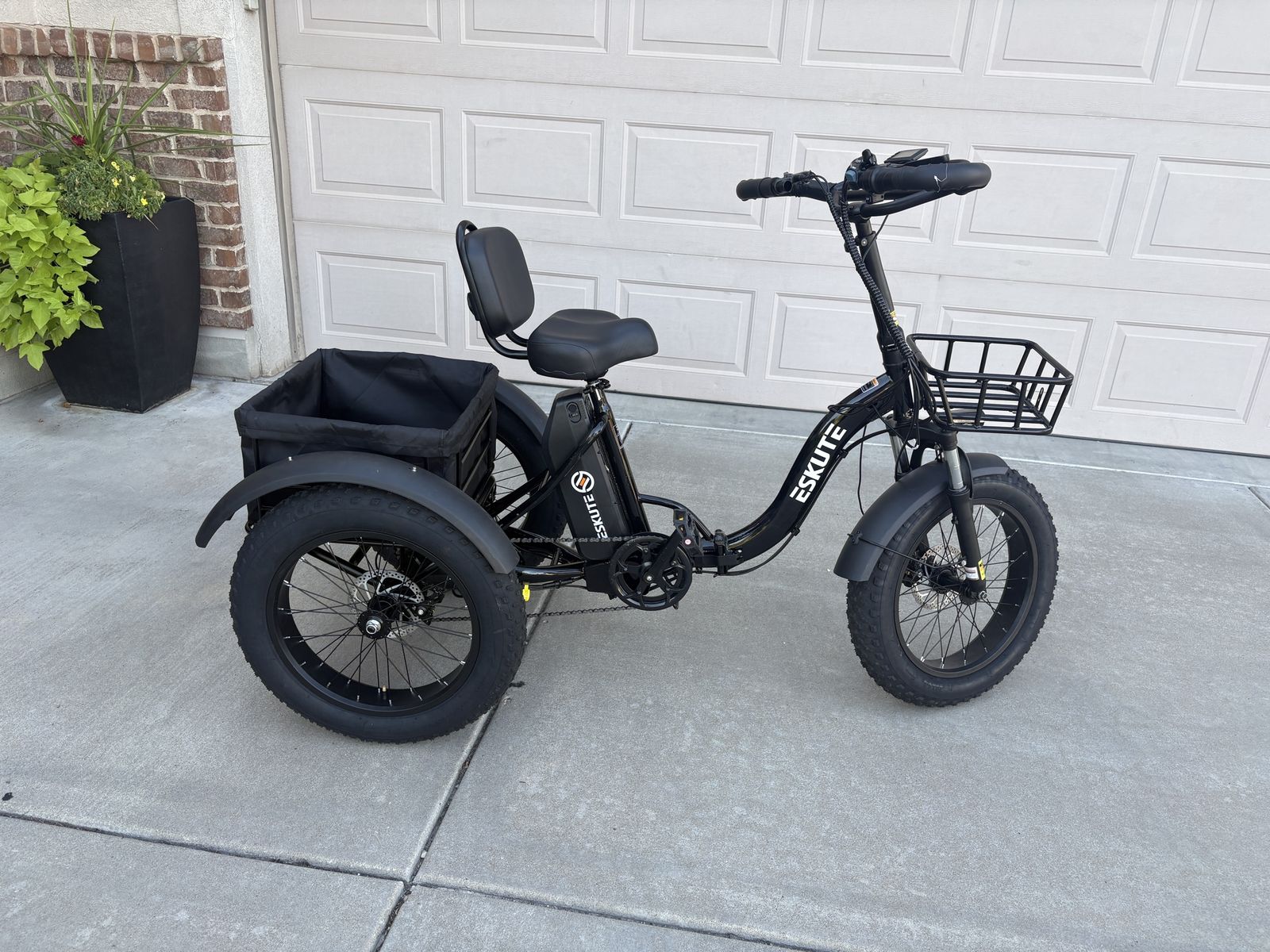 Eskute Electric Fat Tire Adult Tricycle - Black