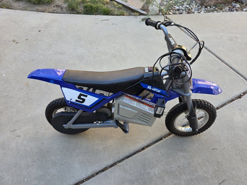 Razor MX350 Dirt Rocket Electric Motocross Bike - Blue, Great Condition, Kids' Electric Dirt Bike