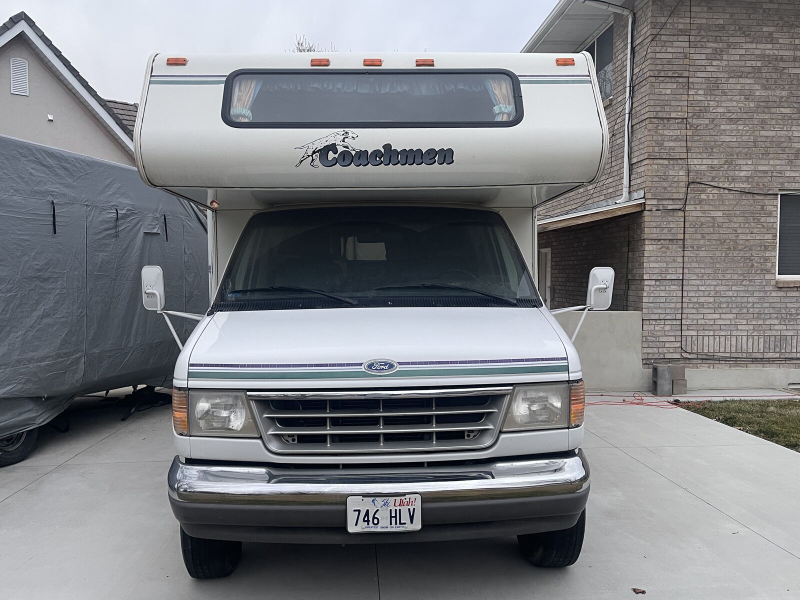1995 26k miles! Leprechaun motorhome