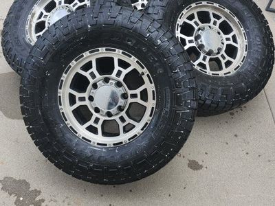 Tires and wheels for Dodge Ram 2500/3500