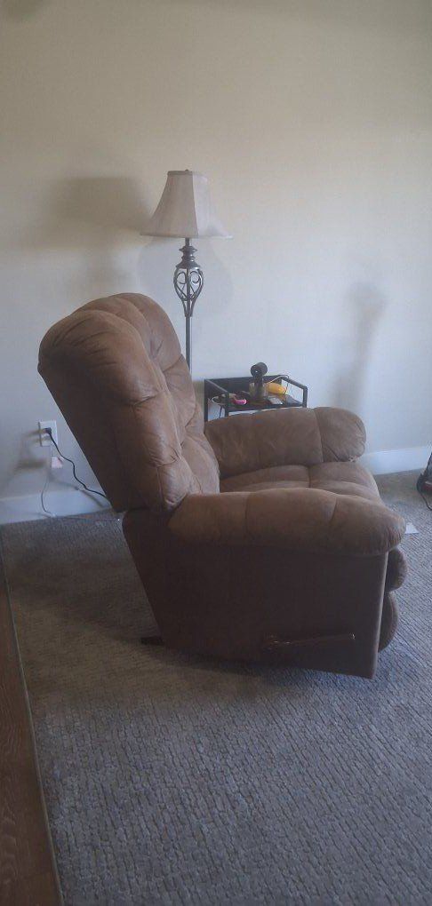 Main image 4
